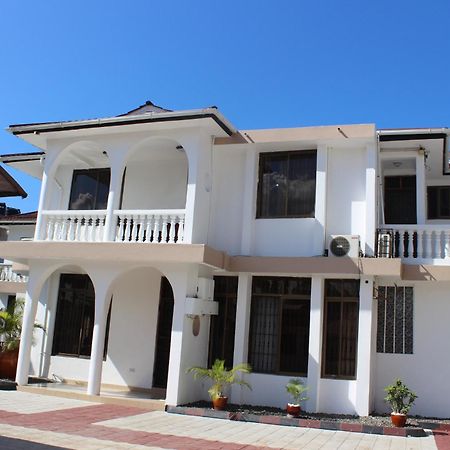 Mikocheni Condo Hotel & Apartments Dár Al-Szalám Kültér fotó